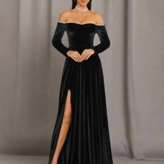 فستان سهرة مخملي أسود مكشوف الكتفين
