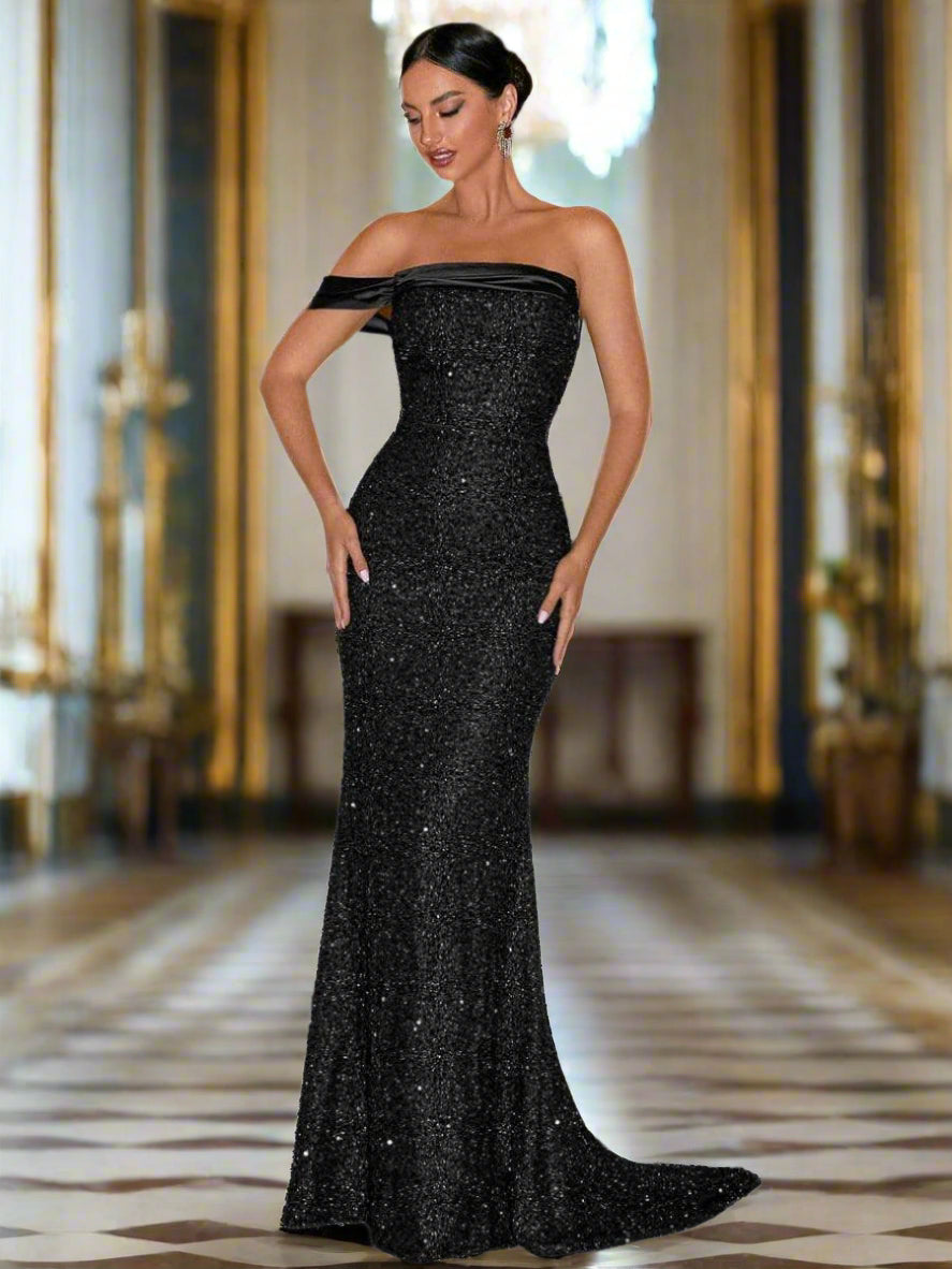 فستان سهرة حورية البحر باللون الأسود بدون حمالات