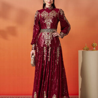 فستان طويل مزين بالترتر وأكمام فانوس