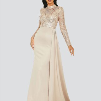 فستان مناسبات مزين بالترتر وأكمام طويلة