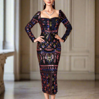 فستان بياقة مربعة وأكمام طويلة مزين بالترتر