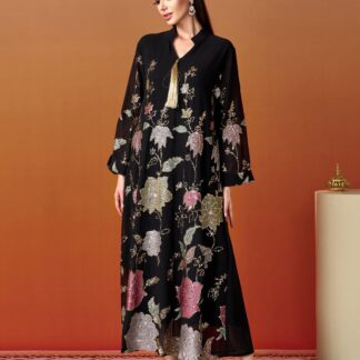 فستان مطرز بالترتر والزهور