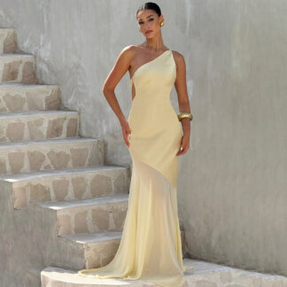 فستان ماكسي صيفي جديد مكشوف الكتفين وظهر مفتوح وجذاب بلون سادة وتنورة ذيل السمكة الشبكية