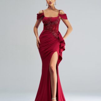 فستان حورية البحر مطرز باللون الأحمر مع كشكشة