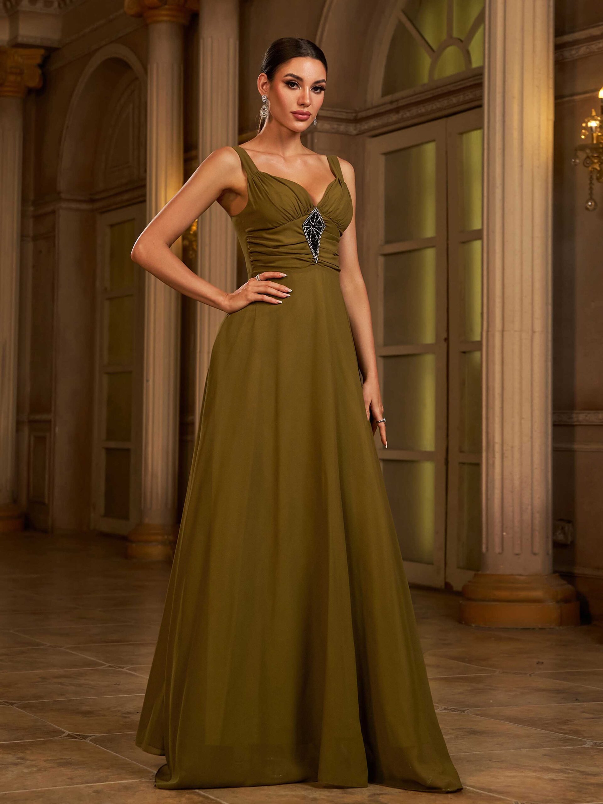 فستان سهرة زيتوني متأرجح على شكل حرف A مع أحجار الراين - Image 3