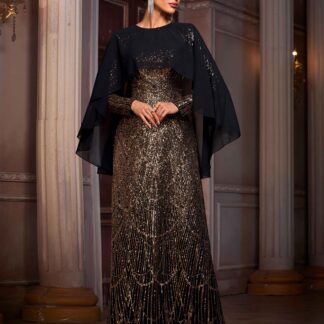 عبايات أنيقة مزينة بالترتر الأسود