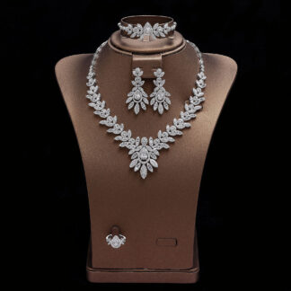 طقم زفاف نسائي أصلي فاخر وأنيق بتصميم أوراق الشجر مرصع بالزركون، يتألف من عقد وأقراط مطلية بألوان متنوعة.