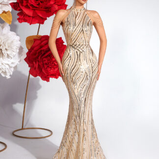 فستان سهرة برقبة هالتر، بدون أكتاف، مرصع بشرائط من الترتر، مخصر.