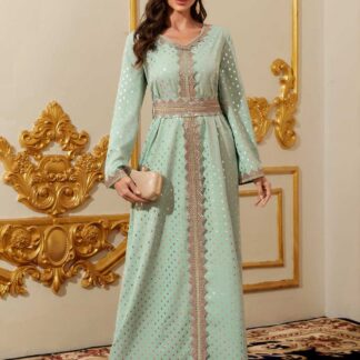 جلابية نسائية، بأكمام طويلة ورقبة على شكل V، بتصميم جديد.