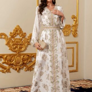 جلابية نسائية طويلة، برقبة على شكل V وأكمام طويلة، مع دانتيل.