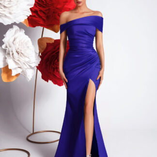 فستان سهرة بدون أكتاف، ذيل حورية مع شق جانبي.